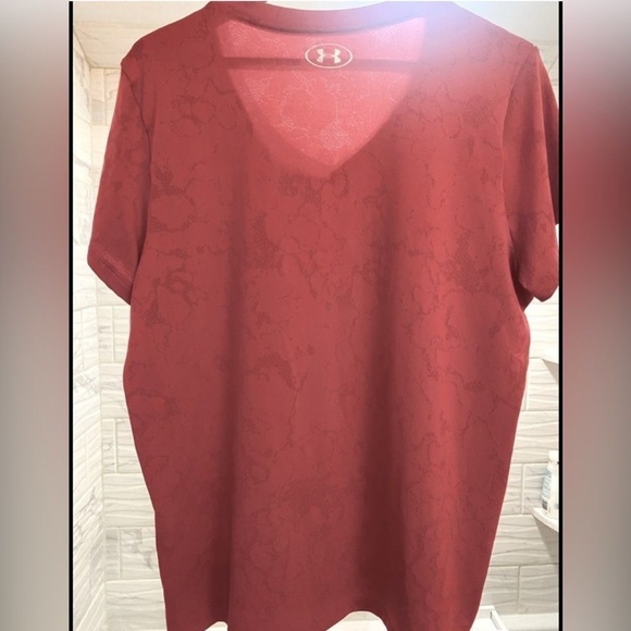 Under Armour V- Neck Heatgear Loose Tee - Excellent Condition 2XL - Picture 3 of 7